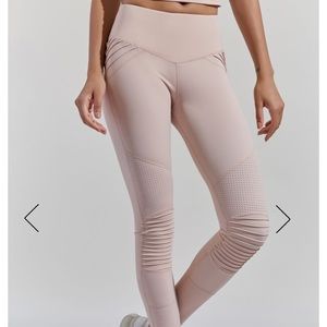 L’urv race ready moto legging small never worn